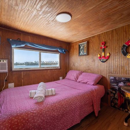 Beautiful Houseboat In Key West Hotel ภายนอก รูปภาพ