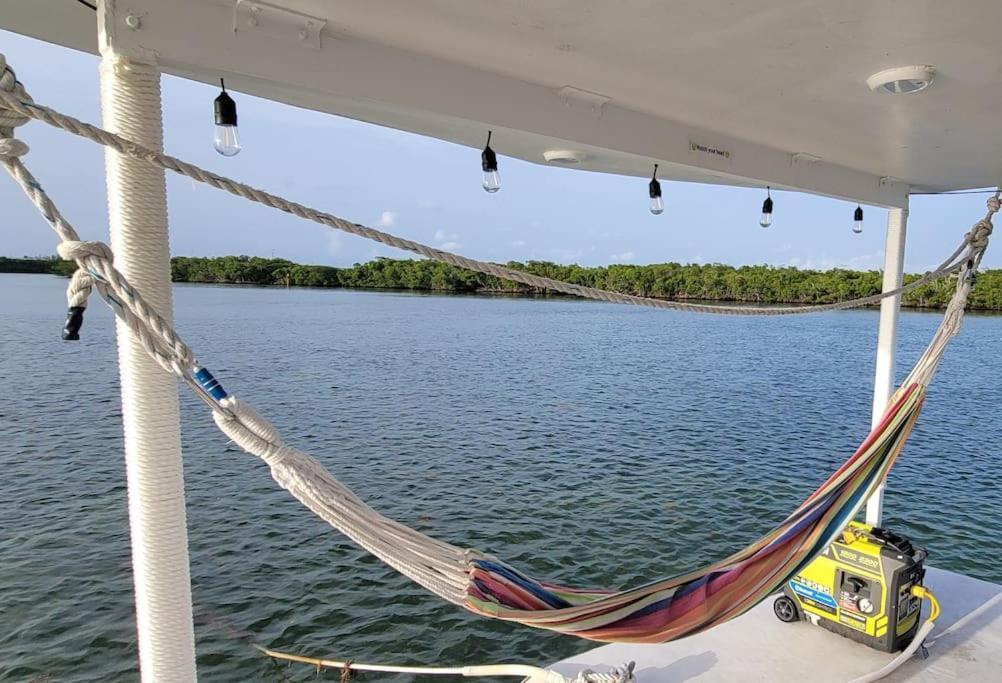 Beautiful Houseboat In Key West Hotel ภายนอก รูปภาพ