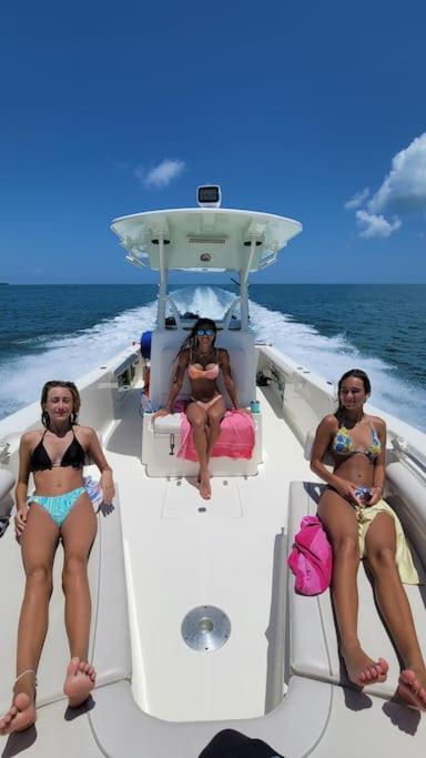 Beautiful Houseboat In Key West Hotel ภายนอก รูปภาพ