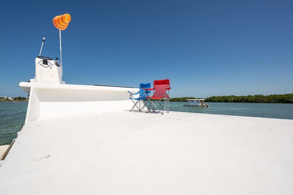 Beautiful Houseboat In Key West Hotel ภายนอก รูปภาพ