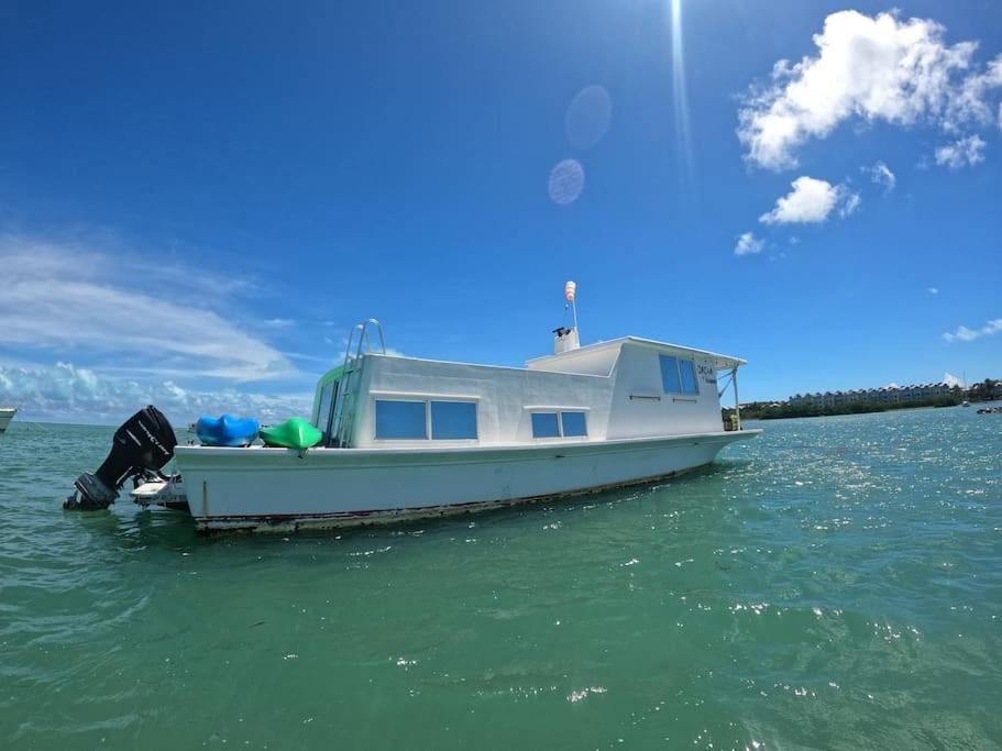 Beautiful Houseboat In Key West Hotel ภายนอก รูปภาพ