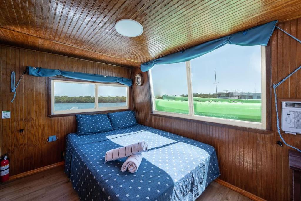 Beautiful Houseboat In Key West Hotel ภายนอก รูปภาพ